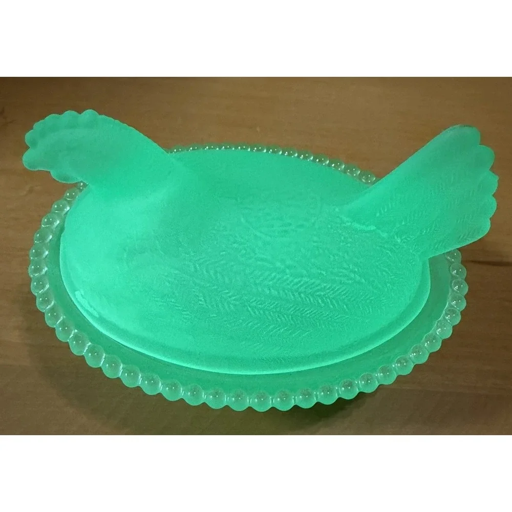 Green Frosted Glass Hen on Nest Covered Dish Chicken Trinket Candy Box Decor